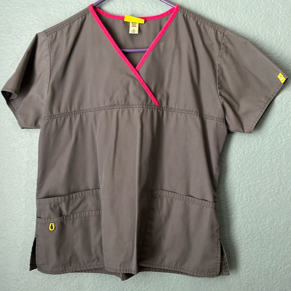 Wonderwink scrub top